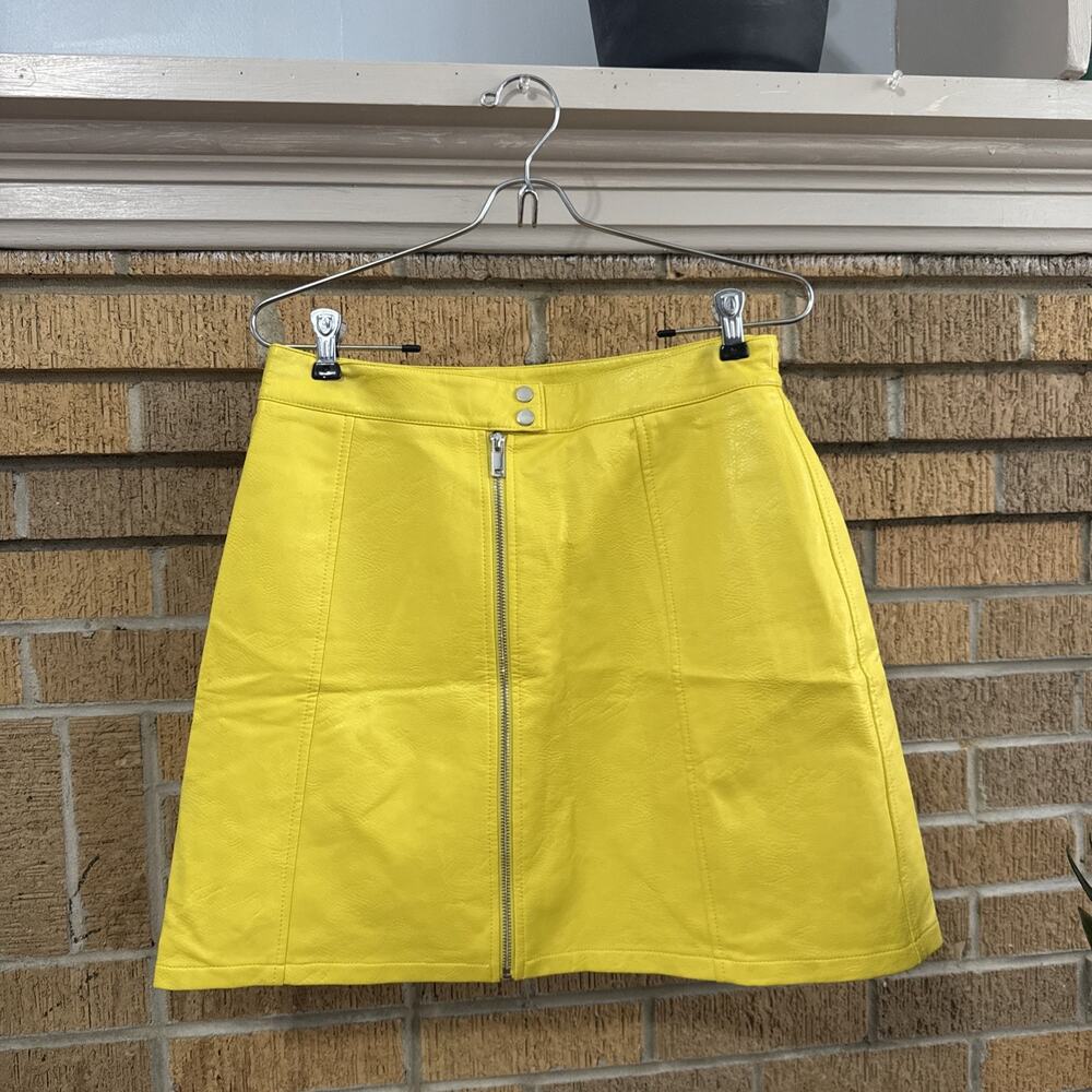 Zara Women's NWT Pencil Skirt Yellow Print Faux Leather Snap Front Sz M Dopamine